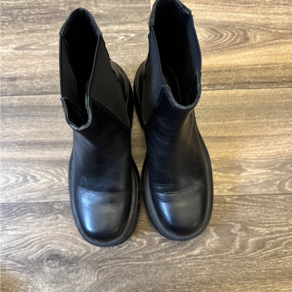 Black Chunky Heel Ankle Boots - Picture 2 of 4